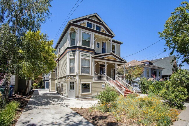 Foto del edificio - 1523 Verdi Street #D - Studio | 1 bath | A...