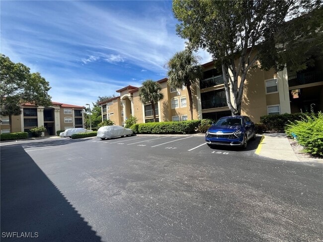 Foto del edificio - 8950 Colonnades Ct E