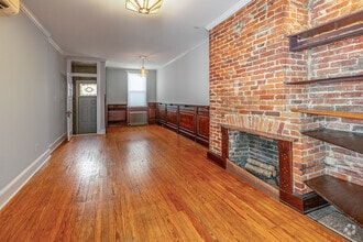 Building Photo - 402 S Regester St