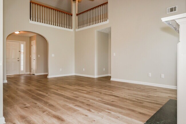 Building Photo - 1517 Buckingham Pl