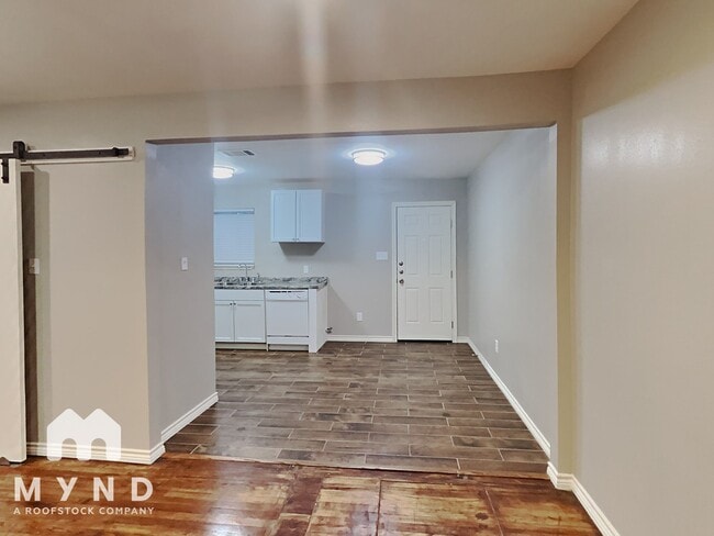 Building Photo - 509 Cynisca St