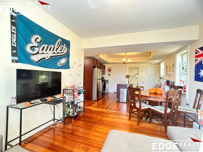 Foto del edificio - 111 Fisher Ave