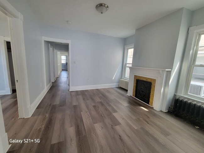Building Photo - 1324 1st Ave