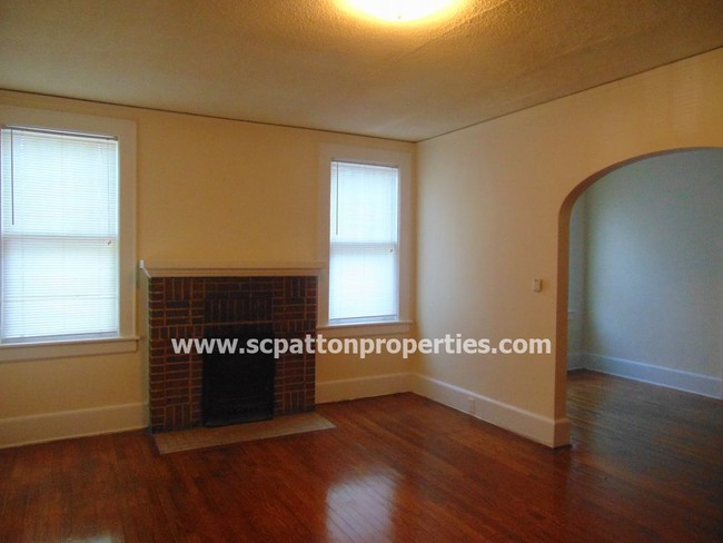 Building Photo - Five Points One Bedroom