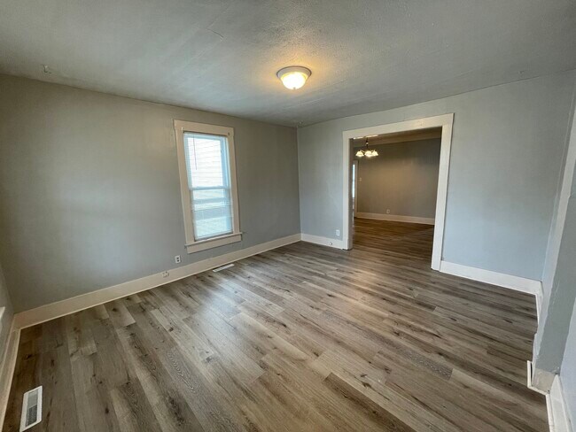 Habitación delantera - 631 S 16th St