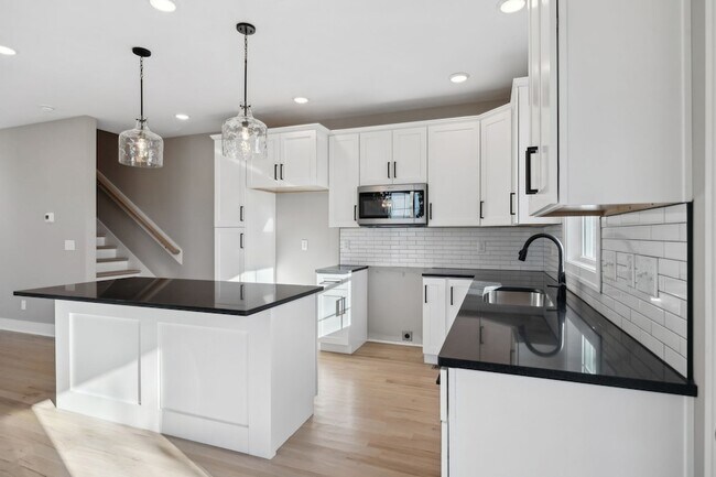 Foto del edificio - 2111 Chadwell Retreat Dr