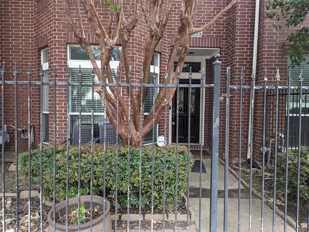 Primary Photo - 2303 Jackson St