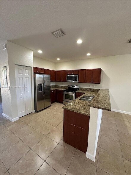 Foto del edificio - 9041 SW 227th St