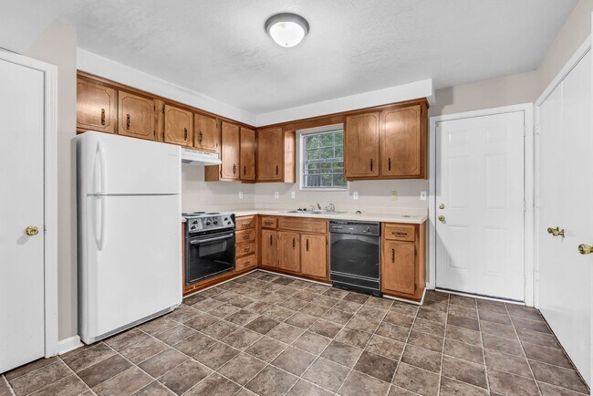 Building Photo - 379 Peabody Dr