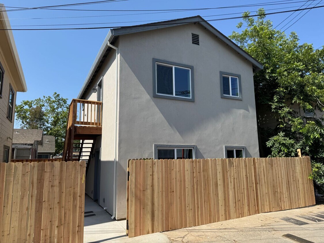 Primary Photo - New Downtown Construction 650 Sqft. 1 Bedr...