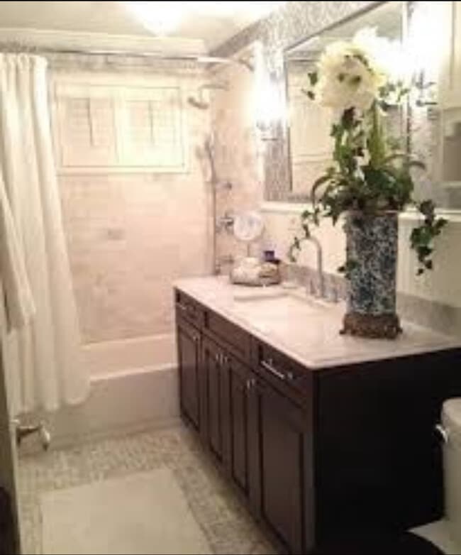 Building Photo - 9121 Niles Center Rd