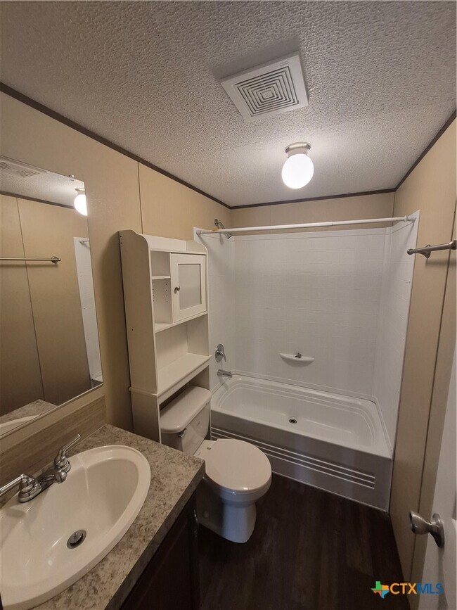 Foto del edificio - 1911 Wald Rd