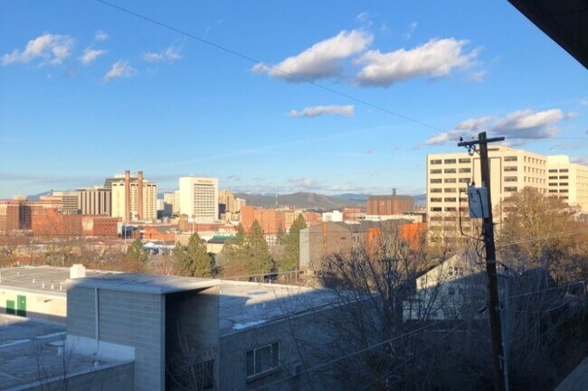 Foto del edificio - 1206 W 6th Ave
