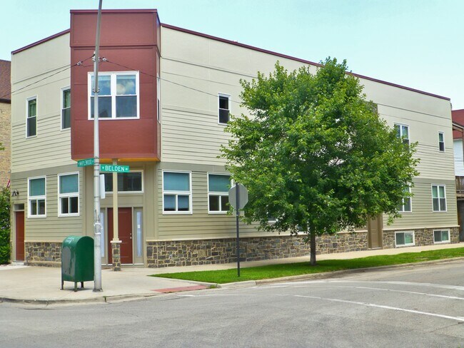 Foto del edificio - 2301 N Maplewood Ave
