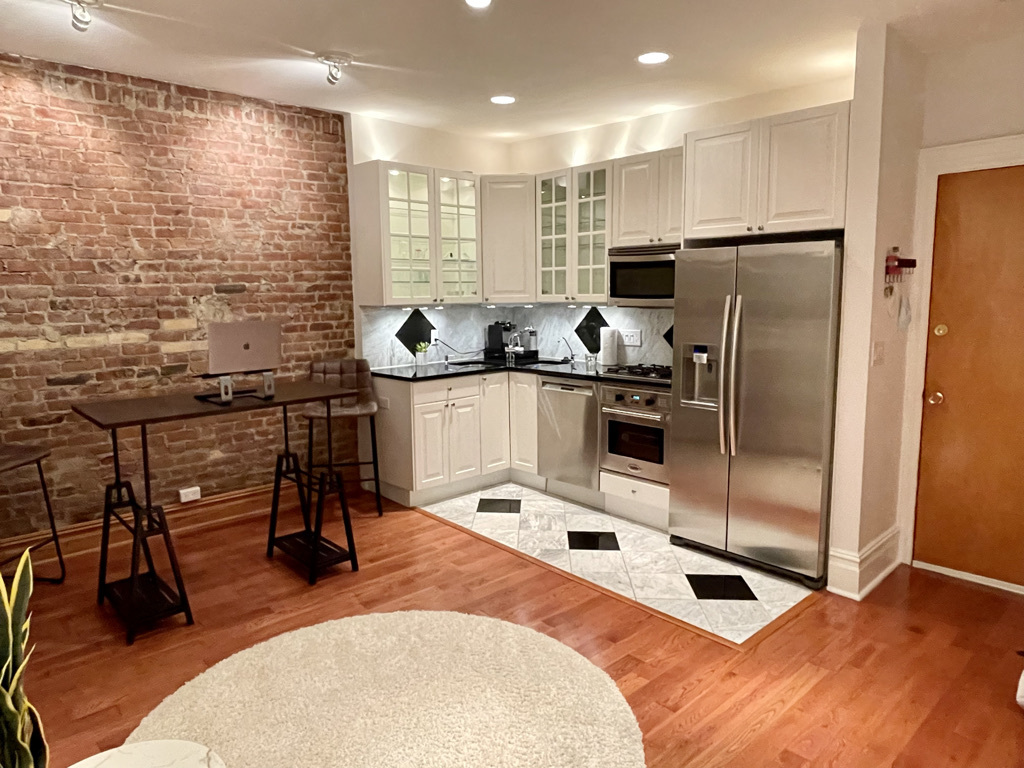 Kitchen - 875 Boulevard E