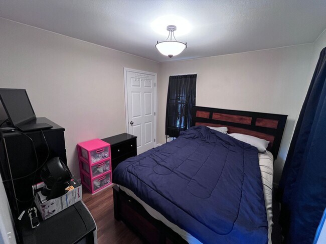 Foto del edificio - $925| 1BD 1BA| 413 Long St | Available 08/...