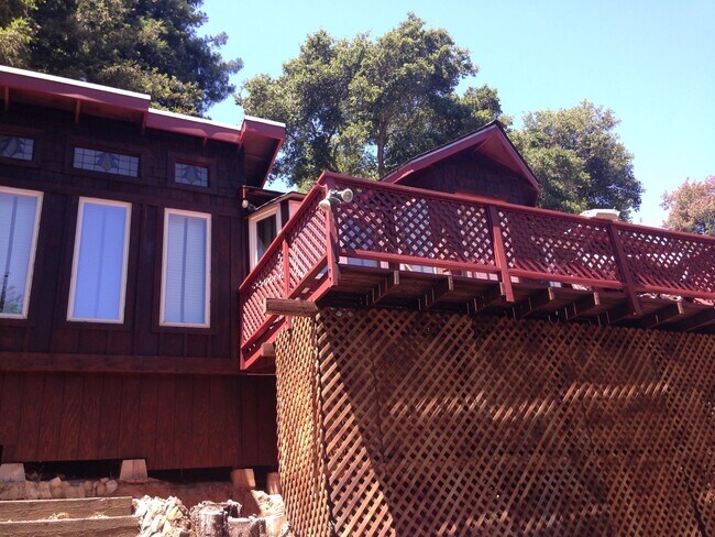 Building Photo - 21497 Madrone Dr