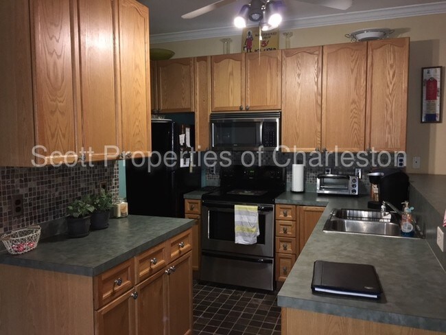 Building Photo - 503 S Elgin Ct