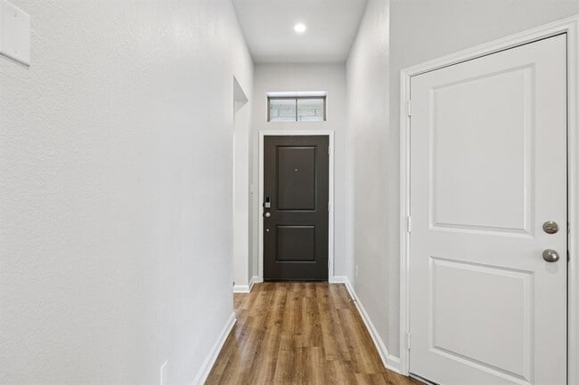 Foto del edificio - 601 Los Olives Ln