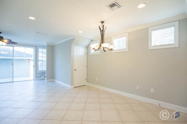 Building Photo - 6121 Fishhawk Crossing Blvd