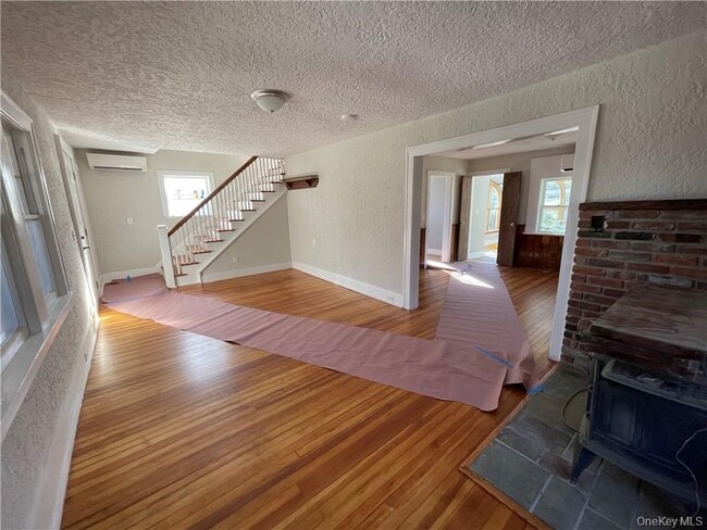 Foto del edificio - 7 Bonnie Brae Ave