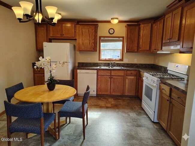 Foto del edificio - 589 1st Ave