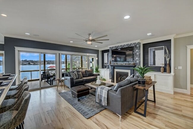 Building Photo - Bridlewood Cove