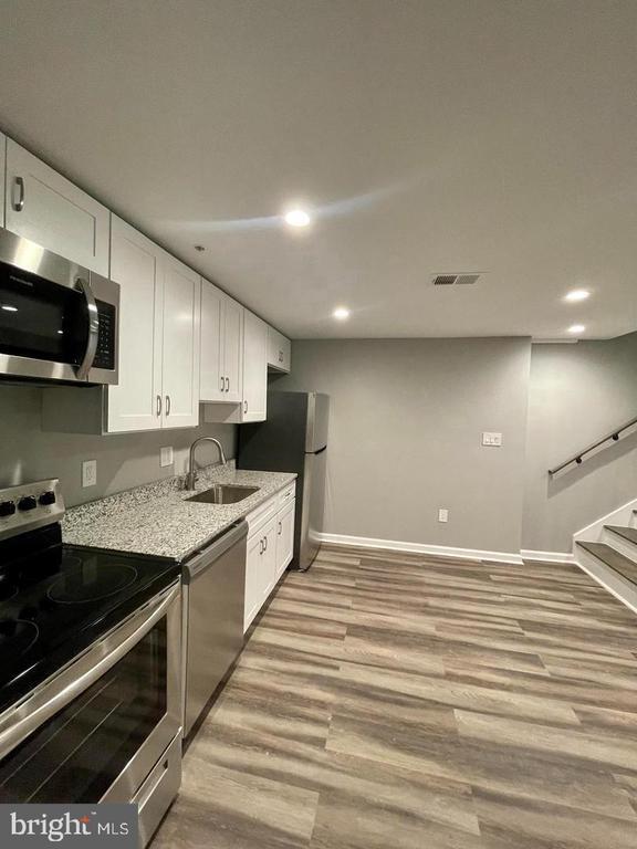 Foto principal - 620 20th St NE