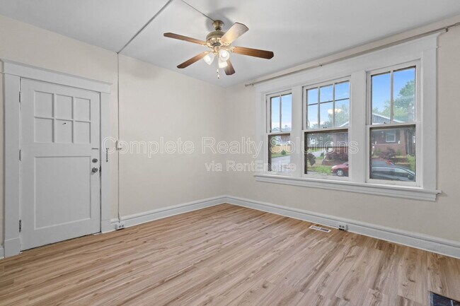 Foto del edificio - 4301 S 38th St