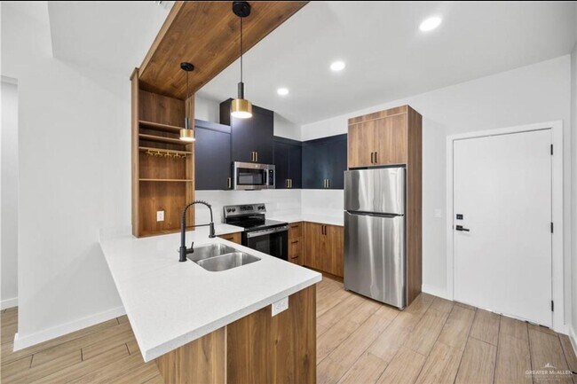 Building Photo - 1406 S Michigan St