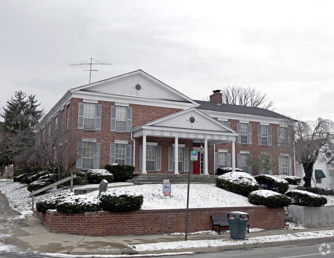 Primary Photo - Whitehall Apartments