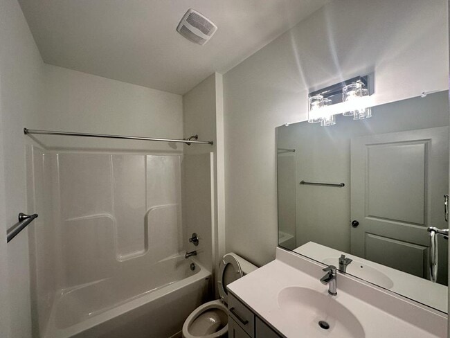 Building Photo - 7117 Leire Ln