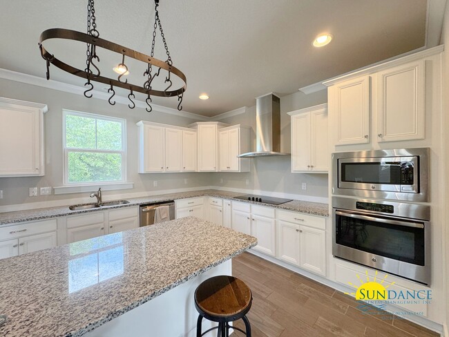 Building Photo - Magnificent 3 Bedroom Home in Santa Rosa B...