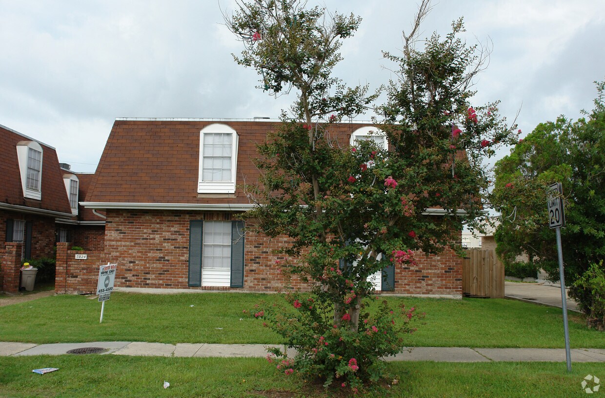 Primary Photo - 3024 Houma Blvd