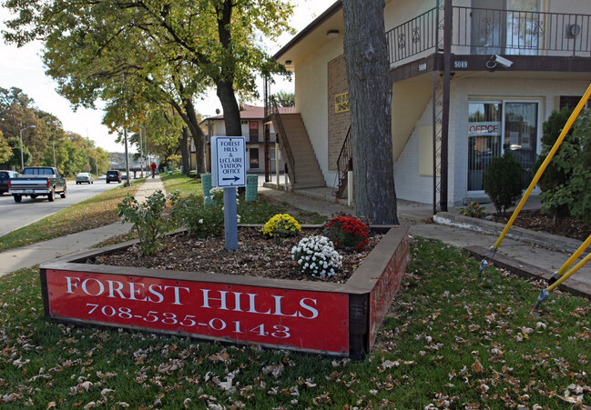 Building Photo - Forest Hills Apartments