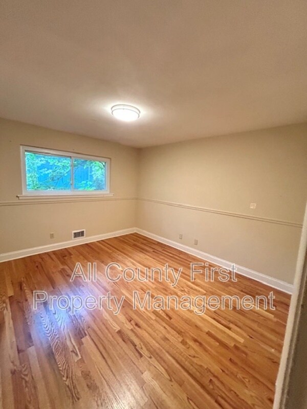 Foto del edificio - 3689 Calumet Rd