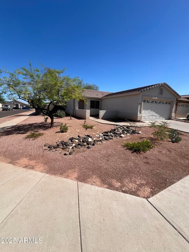 Building Photo - 3814 W Dunbar Dr