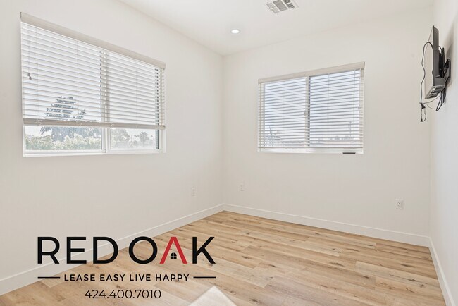 Building Photo - ~2 Weeks FREE~ Magnificent Four Bedroom wi...