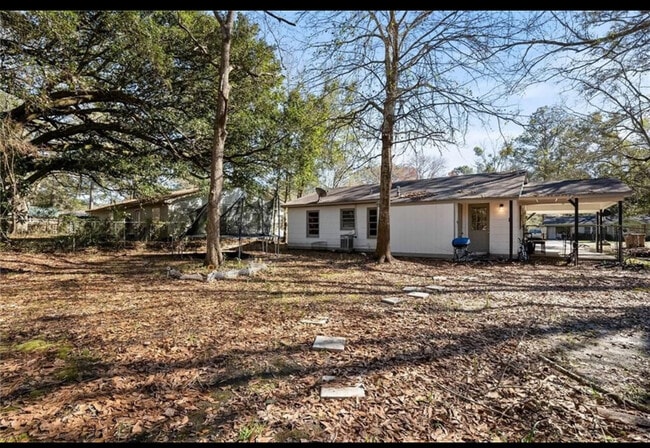 Building Photo - 1208 Creekway Dr