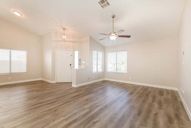 Foto del edificio - 132 Park Ridge Ln