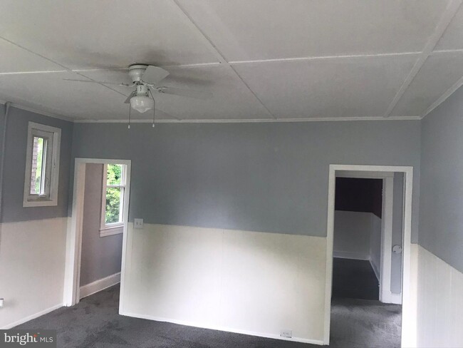 Building Photo - 3213 Howard Park Ave