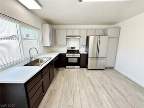 Building Photo - 2501 Oak Glen Way