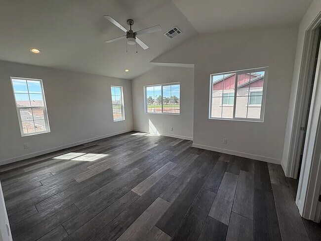 Foto del edificio - 500 S Soho Ln