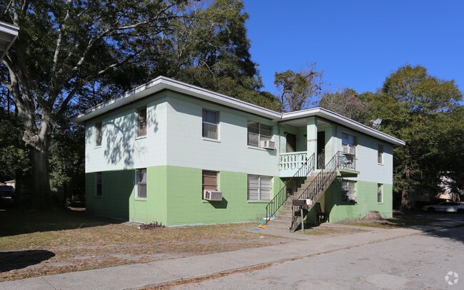 2000 Palafox St - Palafox Gardens