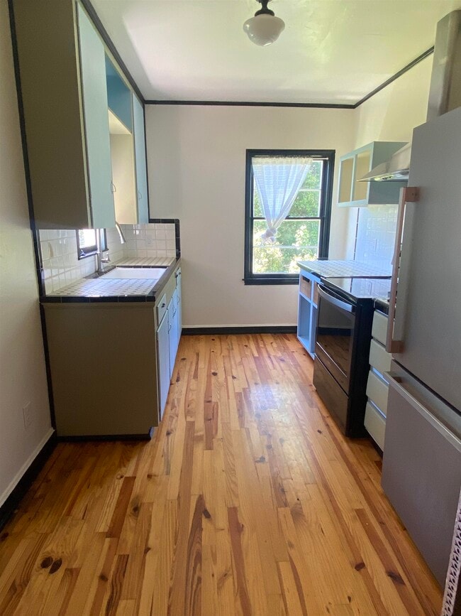 Foto del edificio - 1018 Central St