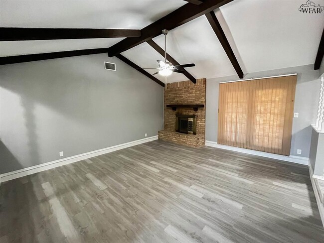 Foto del edificio - 4624 Trailwood Dr
