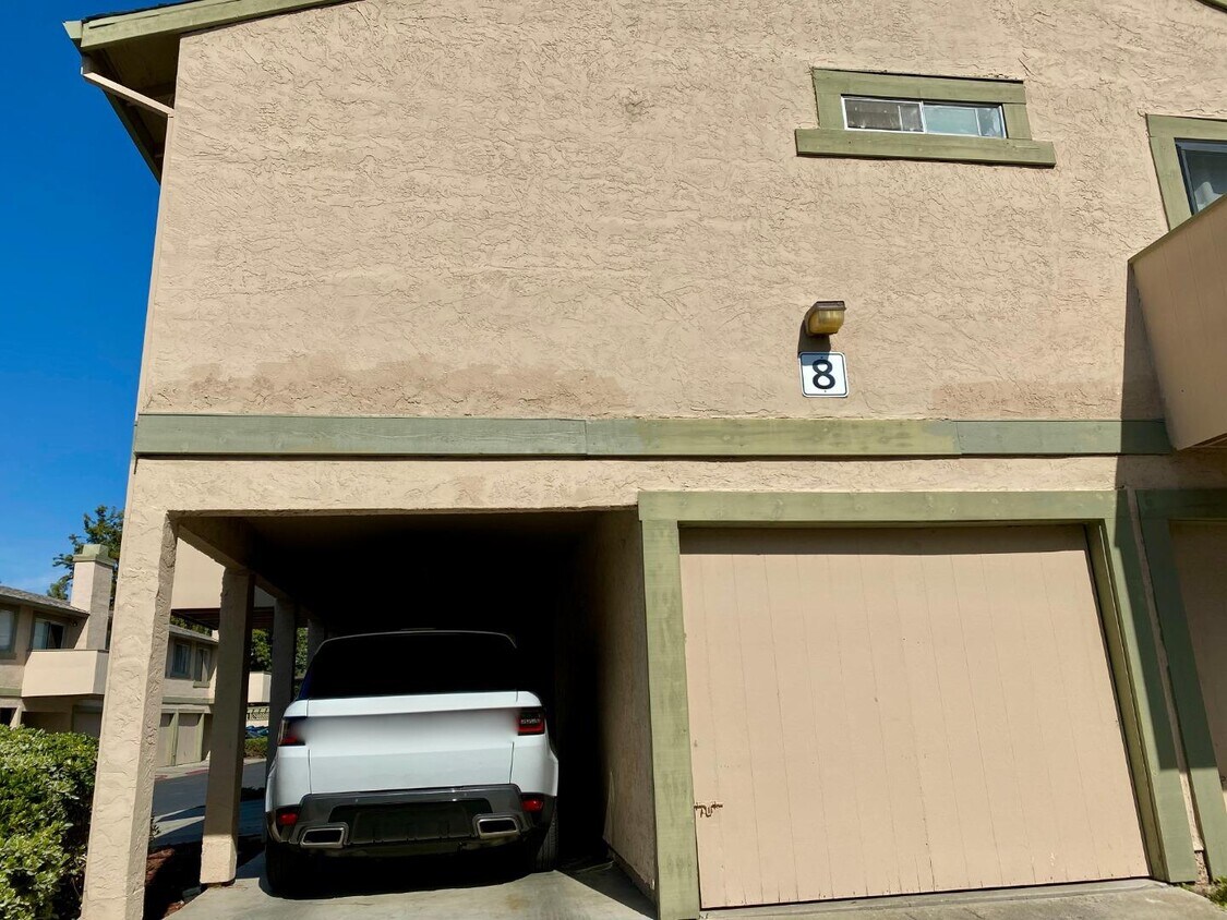 Primary Photo - 46946 Lundy Terrace