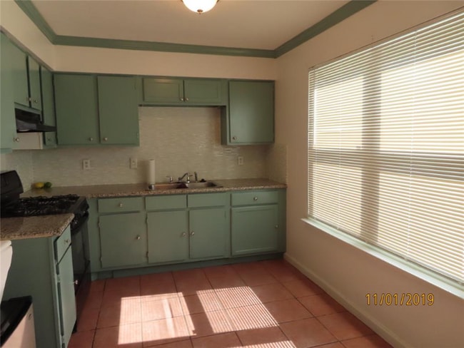 Foto del edificio - 1411 Warwick Walk Ln