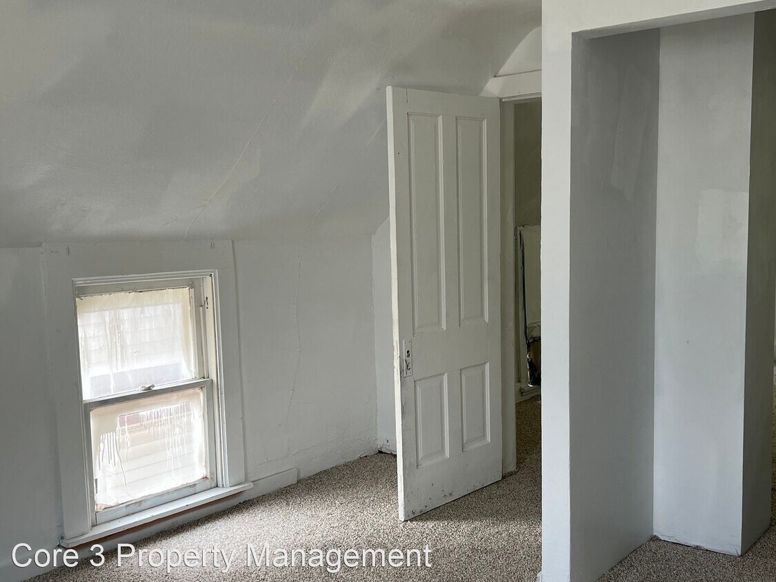 Primary Photo - 2 br, 1 bath House - 1106 N Grand Ave E