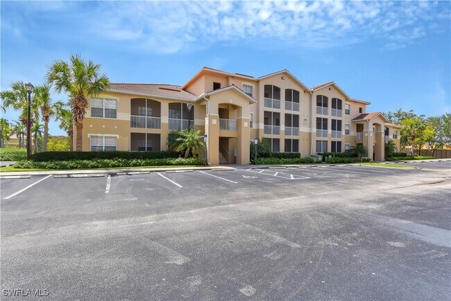 Foto del edificio - 9005 Colby Dr